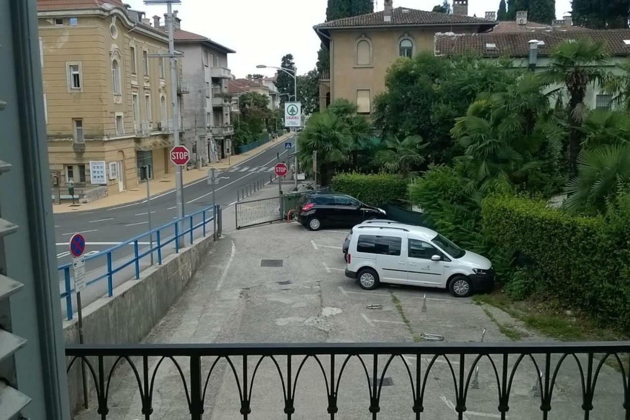 Central Apartment Agatha Opatija Luaran gambar